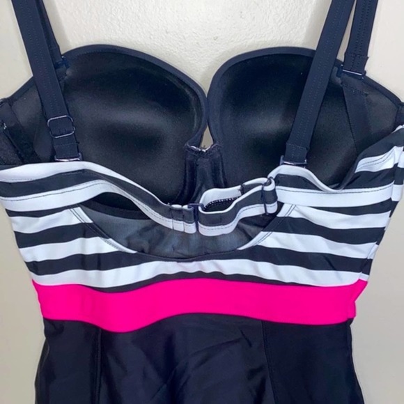 NWT Torrid black and white striped pink center halter retro pin up swimsuit - Picture 8 of 12